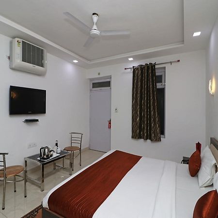 Oyo 11526 Hotel Apollo Агра Экстерьер фото