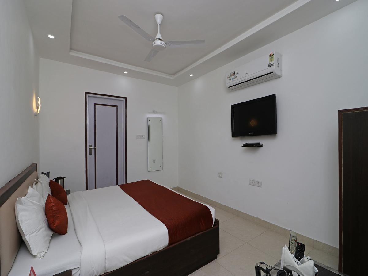Oyo 11526 Hotel Apollo Агра Экстерьер фото